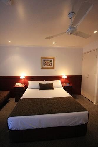 Central Studio Accommodation Gladstone Room photo